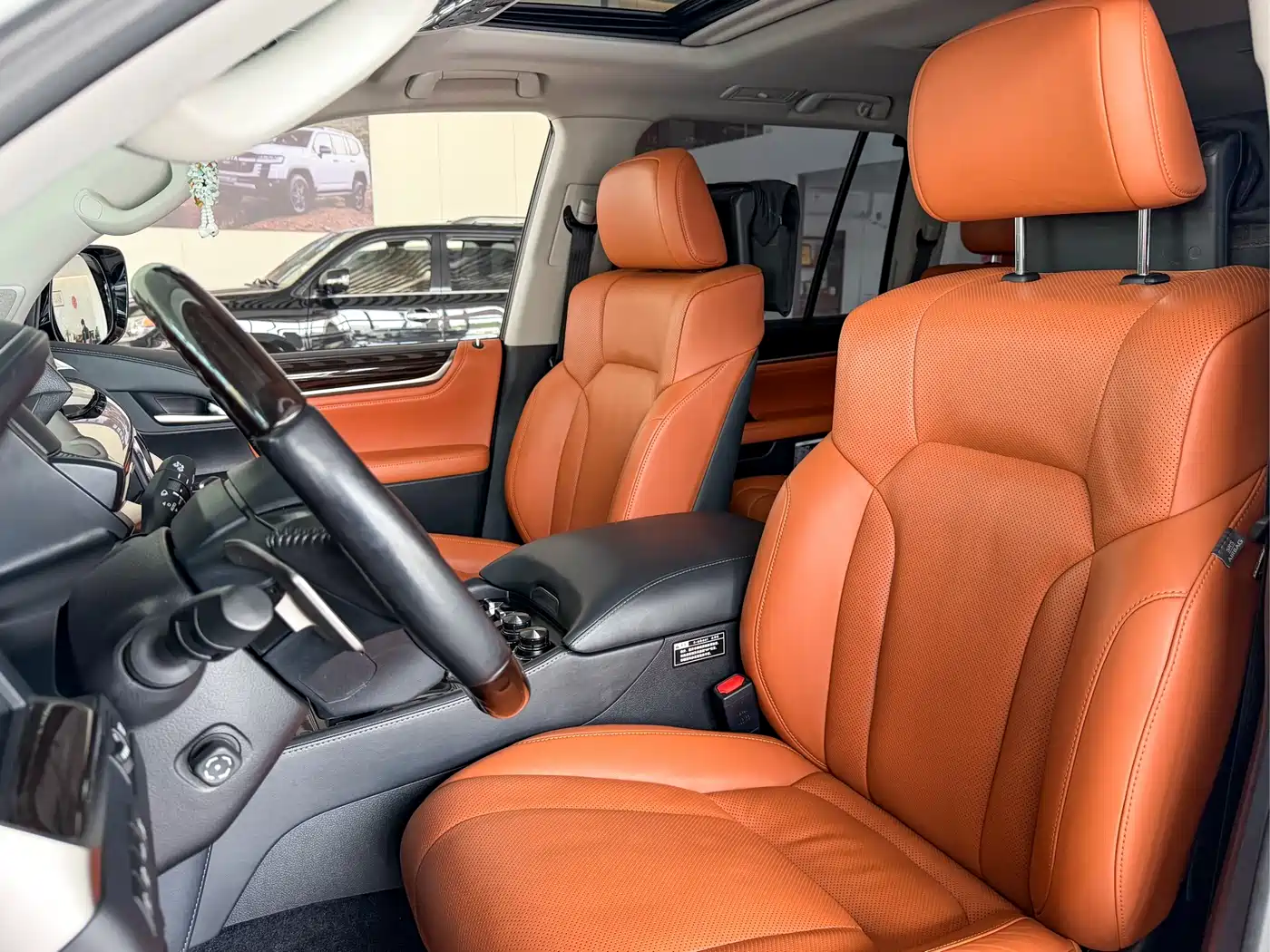 Lexus LX 2016 570 Luxury Premium Edition фото 8