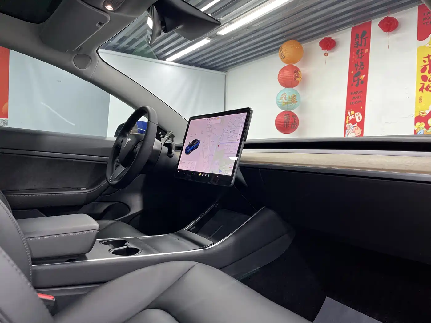 TESLA MODEL 3