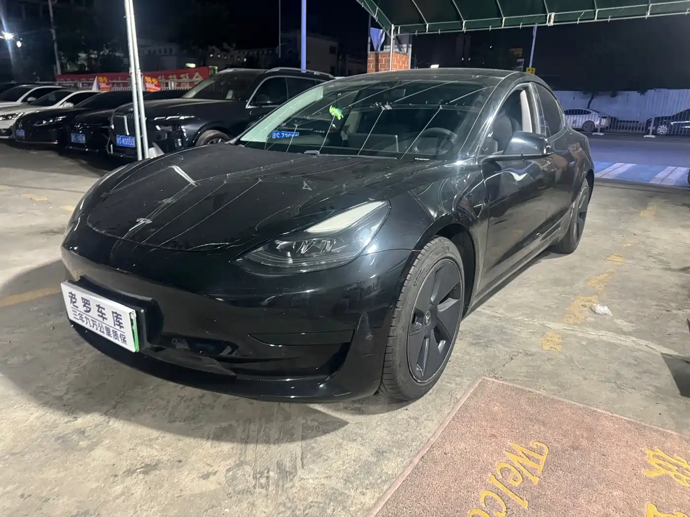 Фото 1 - Tesla Model 3