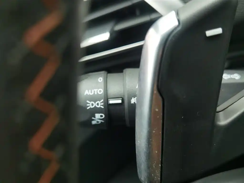 Peugeot 5008 2017 380THP 7-seat Elite Edition фото 21