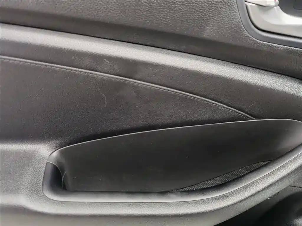 Hyundai Verna 2017 1.4L Manual Renewal Edition China VI фото 9
