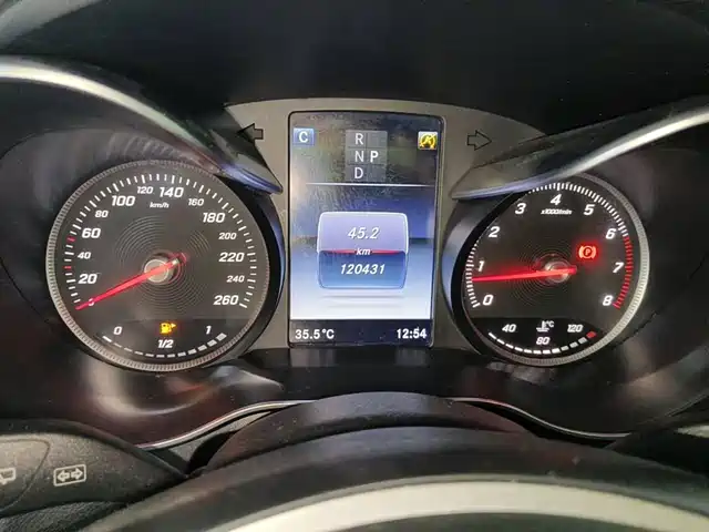 Mercedes-Benz GLC 2016 GLC 260 4MATIC Dynamic — фото 4