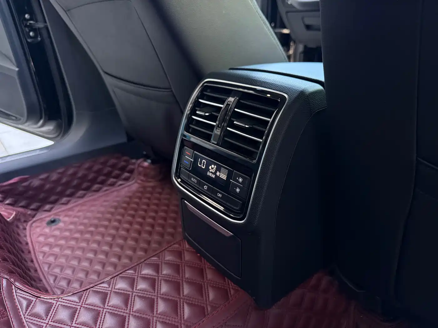 Volkswagen Magotan 2017 330TSI DSG Luxury фото 18