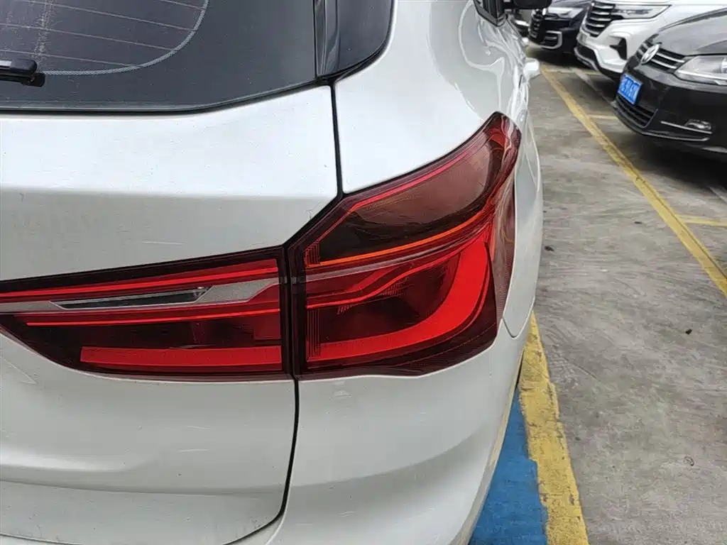BMW X1 2018 sDrive18Li Fashion Model фото 8