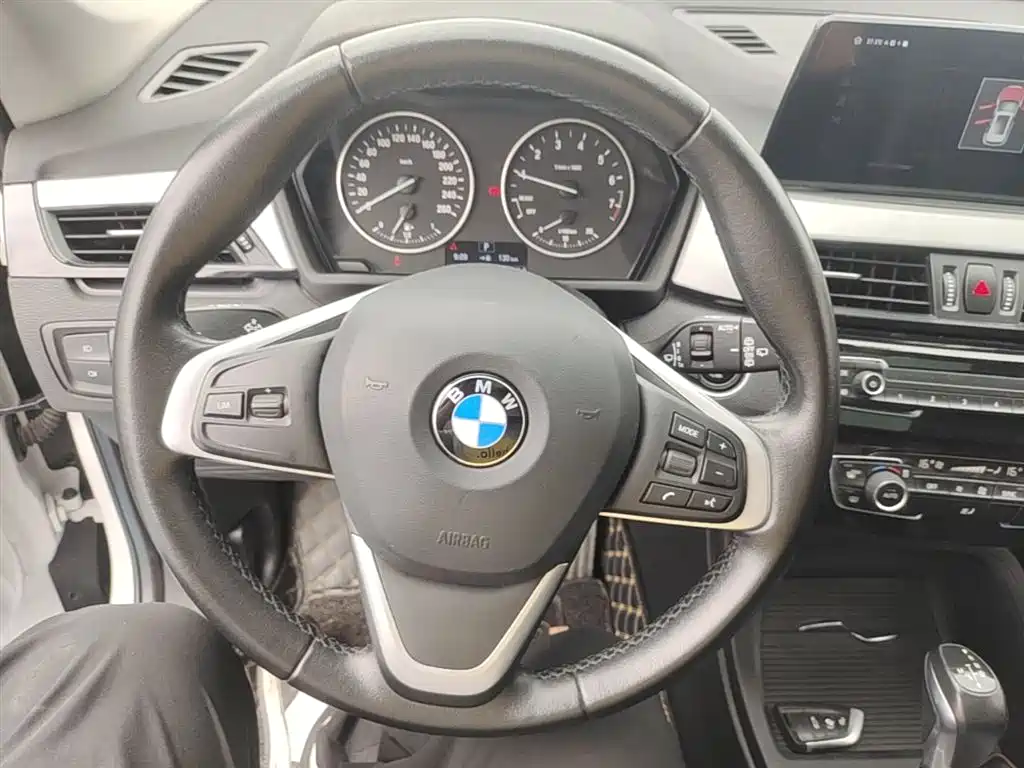 BMW X1 2018 sDrive18Li Fashion Model фото 11