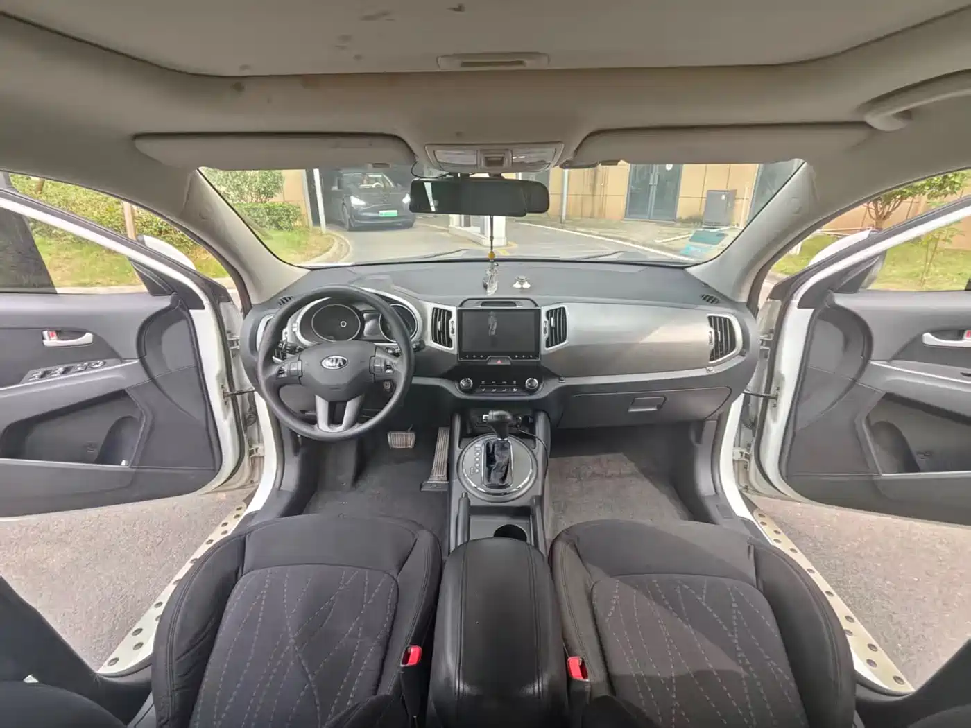 Kia Sportage 2015 2.0L Automatic 2WD GL фото 9