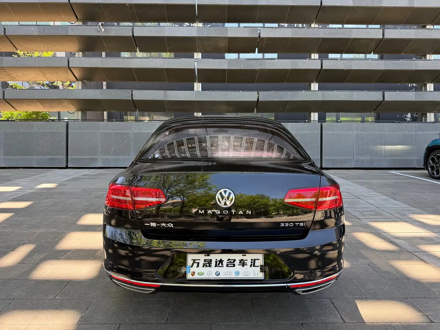 Volkswagen Magotan 2017 330TSI DSG Luxury фото 5