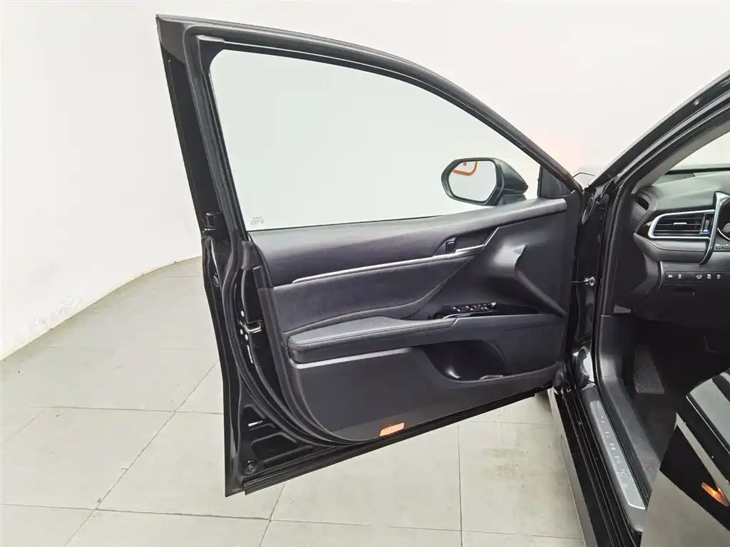 Toyota Camry 2019 Facelift 2.0G Luxury Edition фото 8