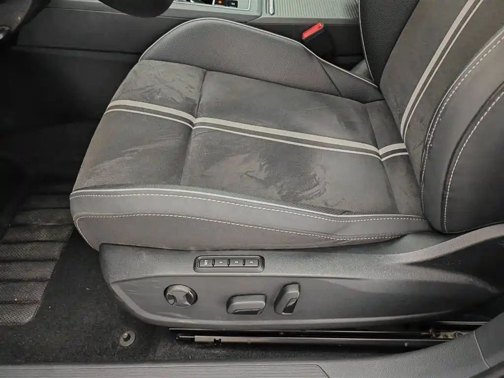 Volkswagen Golf 2021 280TSI DSG R-Line фото 20