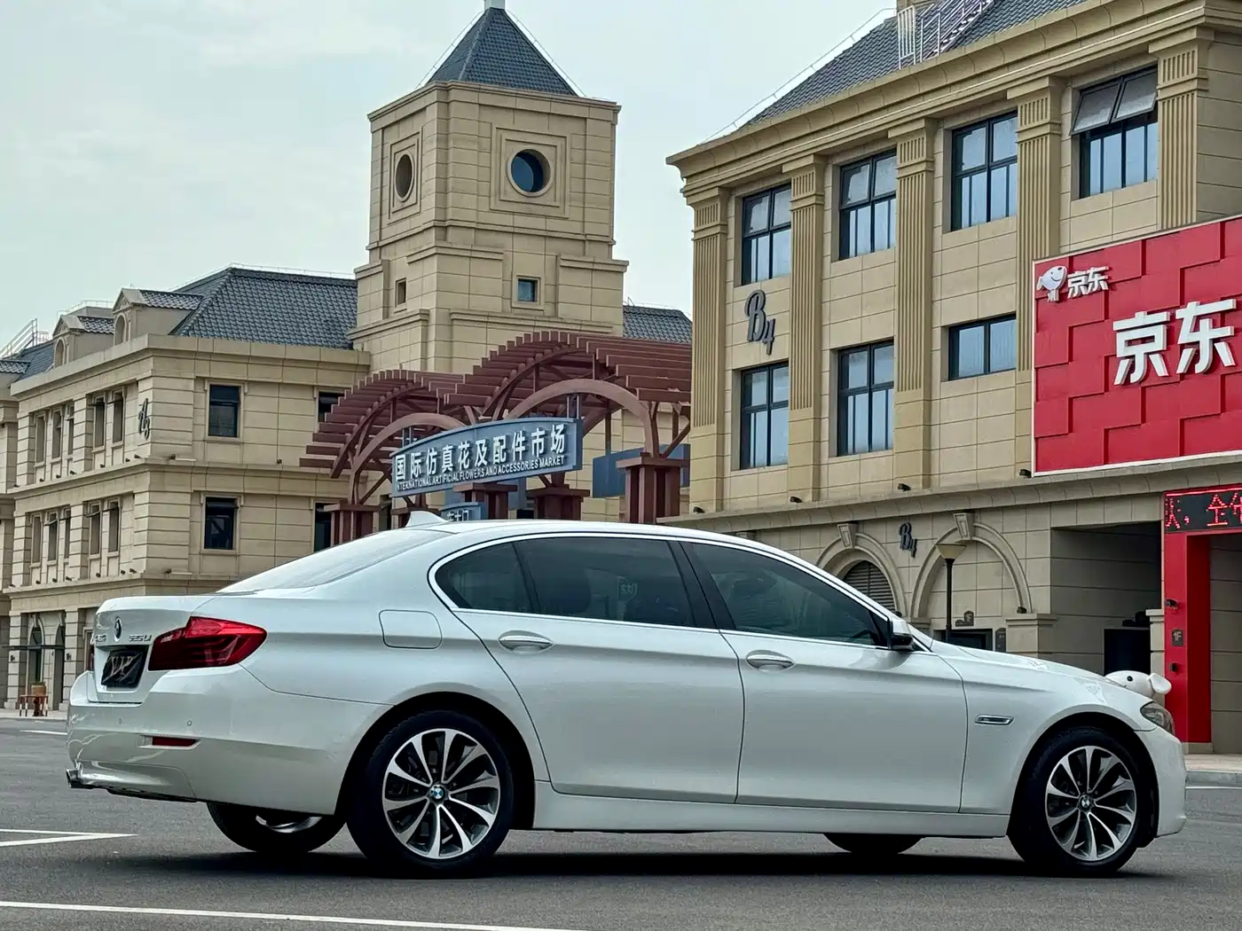 BMW 5 Series 2017 525Li Leading Edition фото 7