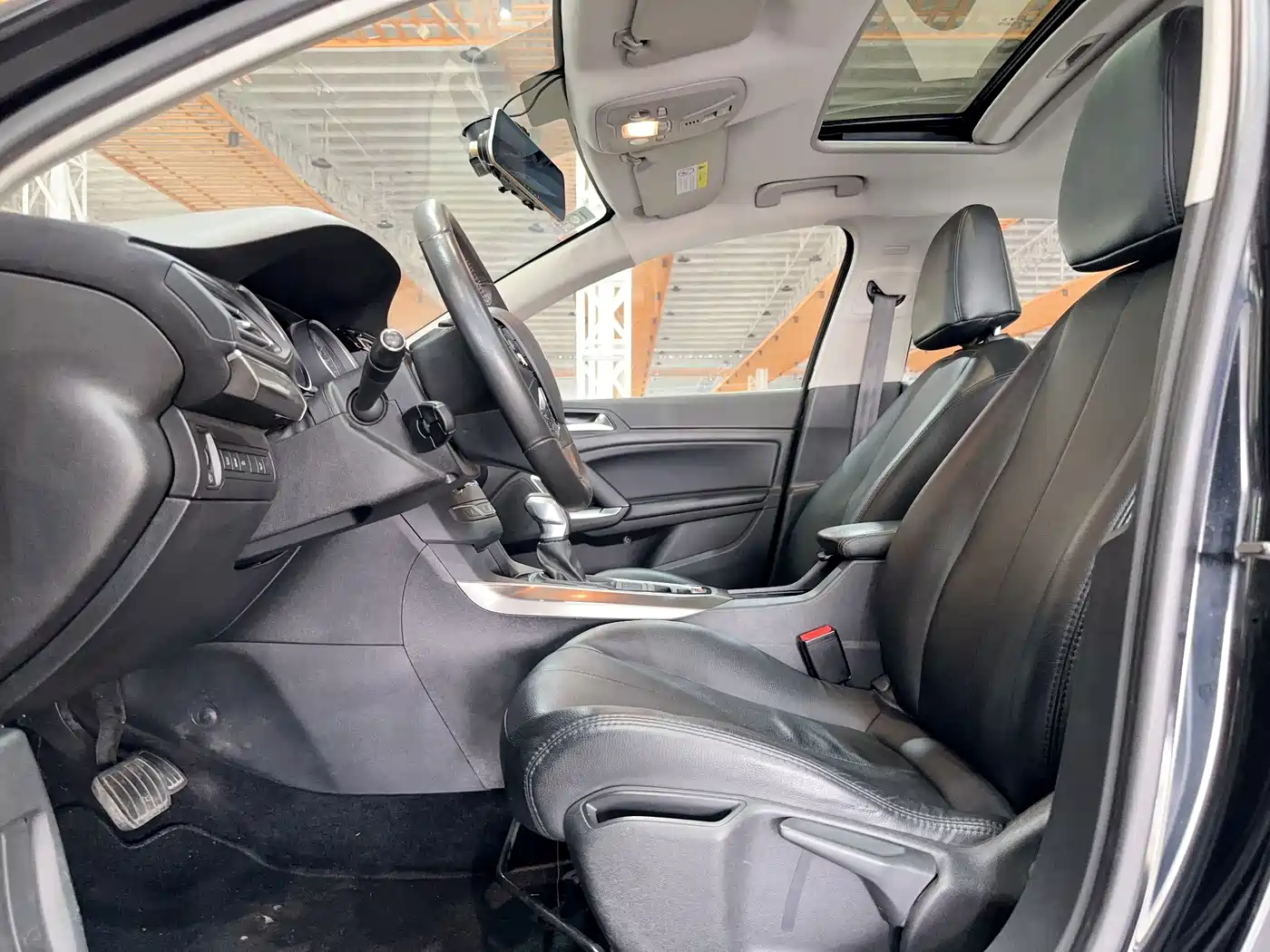 Peugeot 408 2015 Model 1.2T Automatic Luxury Edition фото 3