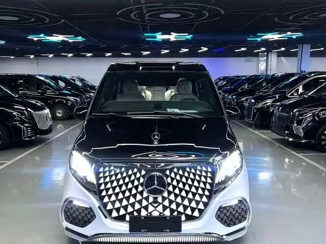 Mercedes-Benz Vito 2023 2.0T Business 7-Seater фото 3
