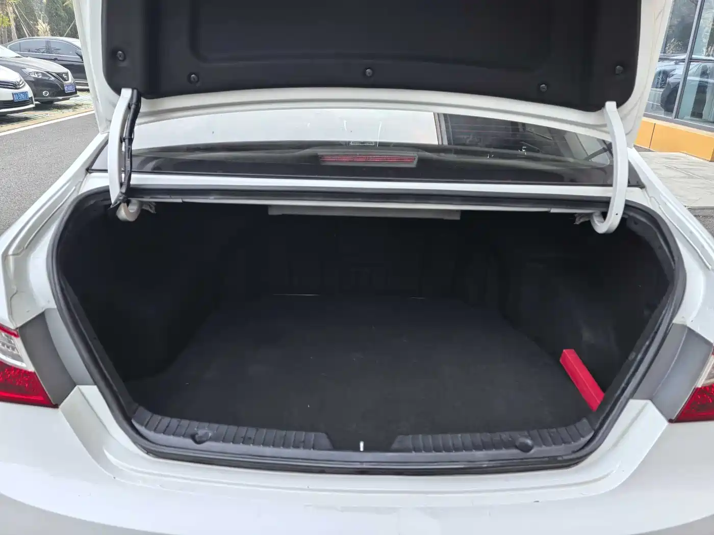 Hyundai Sonata 2014 2.4L Automatic Leading Edition China IV фото 7
