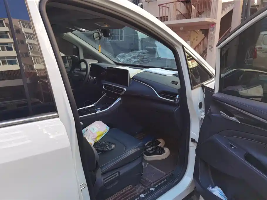 SAIC Maxus Maxus G50 2021 PLUS 1.5T Automatic Escort Edition фото 8