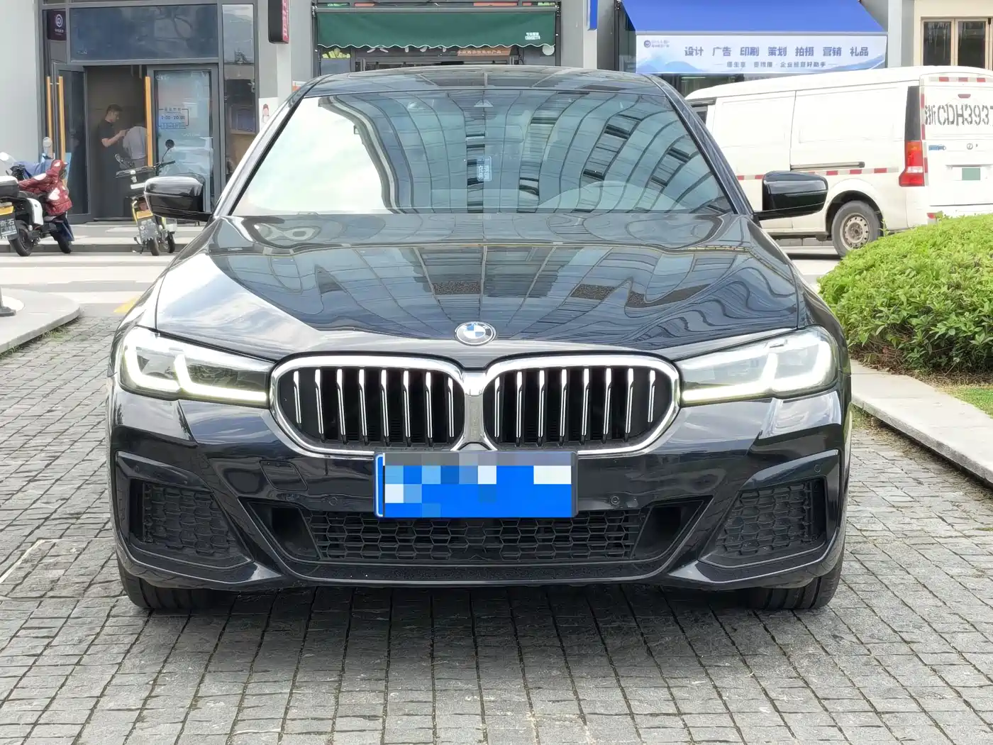 BMW 5 Series 2022 Facelift 530Li Leading M Sport Package фото 2