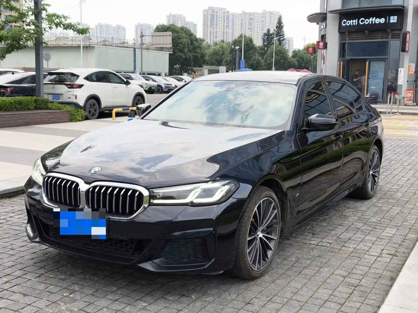 BMW 5 Series 2022 Facelift 530Li Leading M Sport Package фото 3