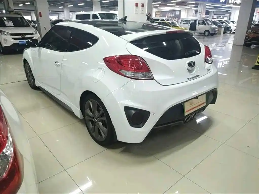 Hyundai Veloster 2015 1.6T Automatic Flagship Edition фото 8