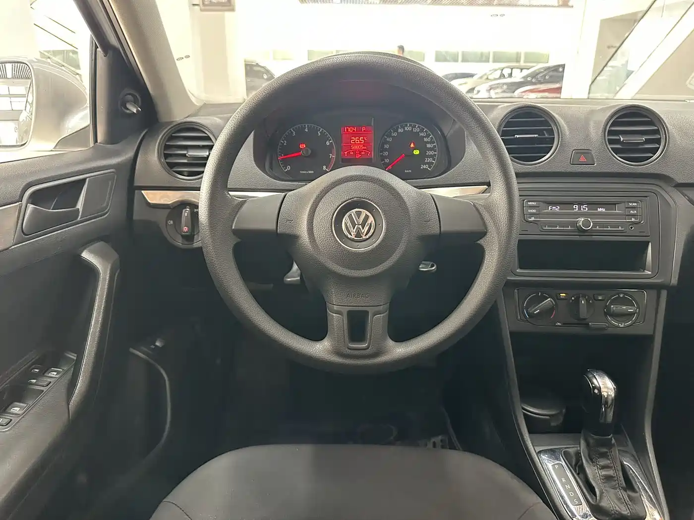 Volkswagen Jetta 2015 1.6L Auto Trend фото 14