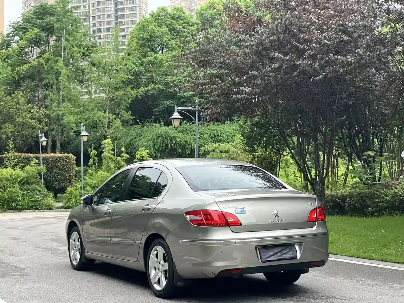 Peugeot 408 2013 2.0L Automatic Comfort Edition фото 3