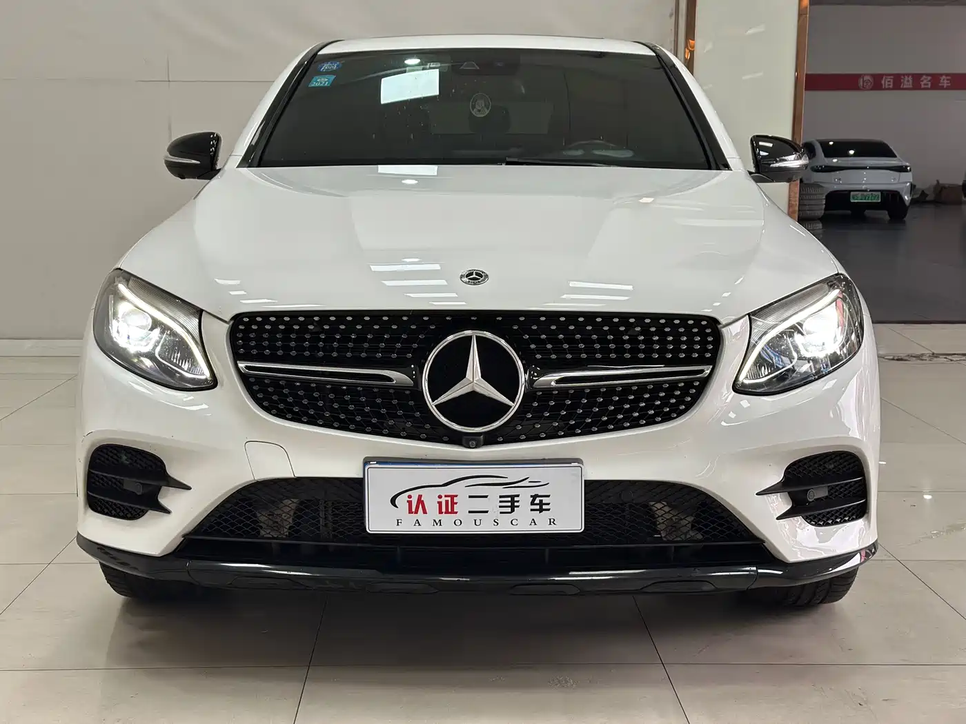 Mercedes-Benz GLC Coupe 2019 GLC 260 4MATIC Coupe SUV фото 2