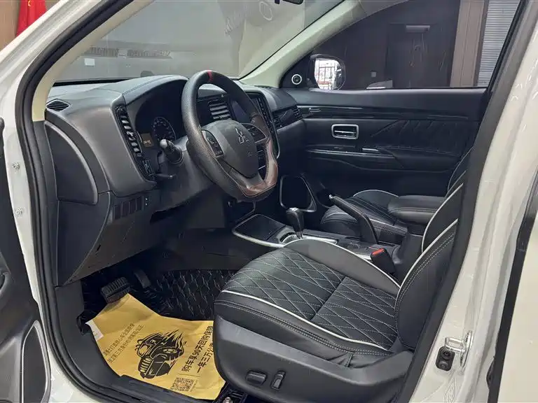 Mitsubishi Outlander 2021 2.0L 2WD Smooth Ride Version 5-Seater 9