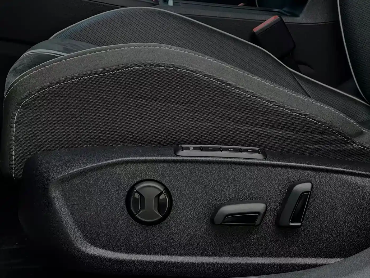 Volkswagen Golf 2021 280TSI DSG R-Line фото 18