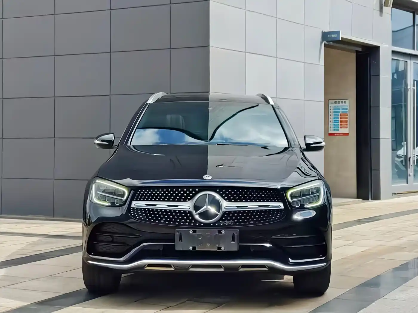 Mercedes-Benz GLC 2021 GLC 260 L 4MATIC Luxury фото 2