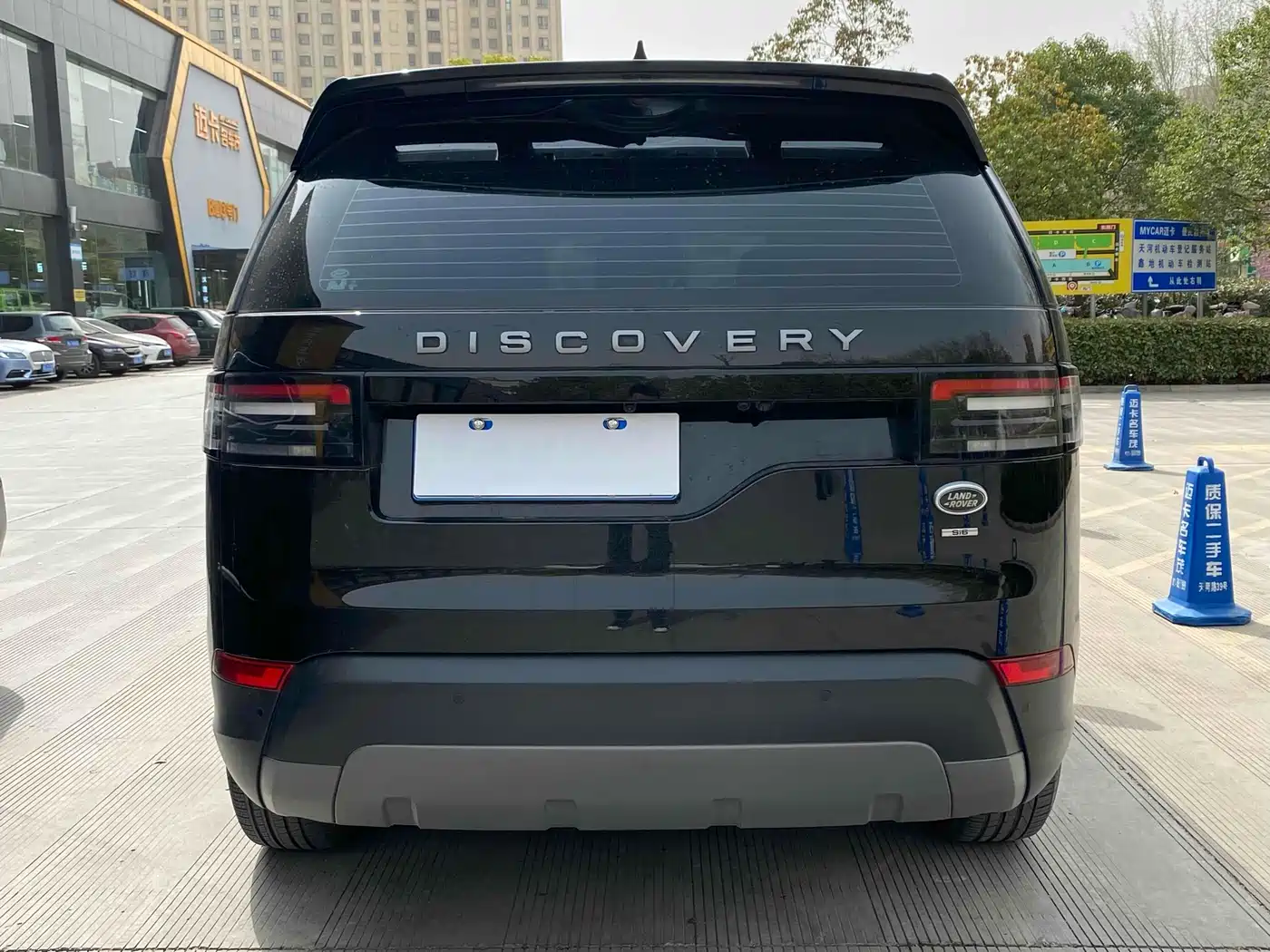 Land Rover Discovery 2017 3.0 SC V6 SE фото 8