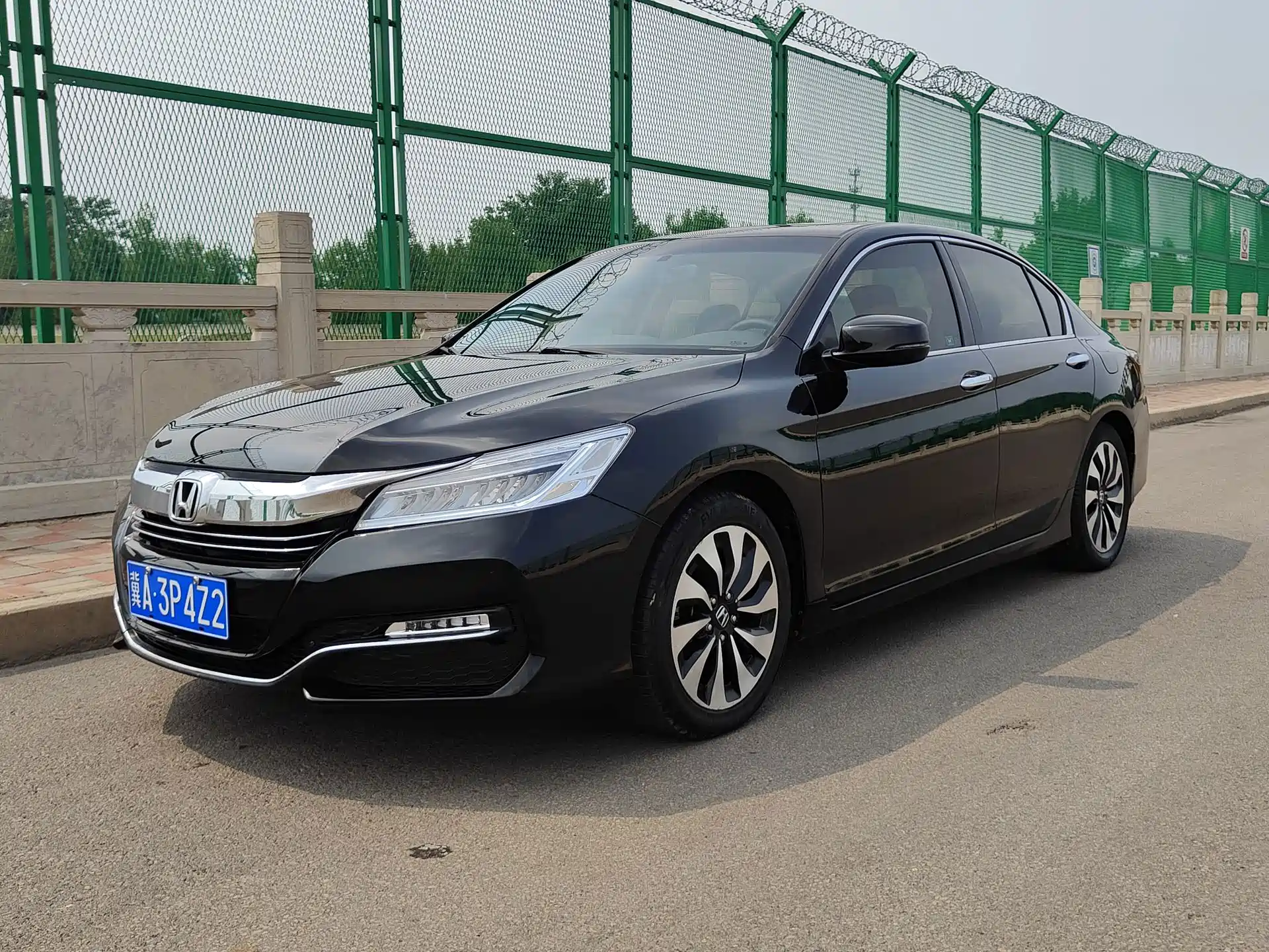Фото 1 - Honda Accord