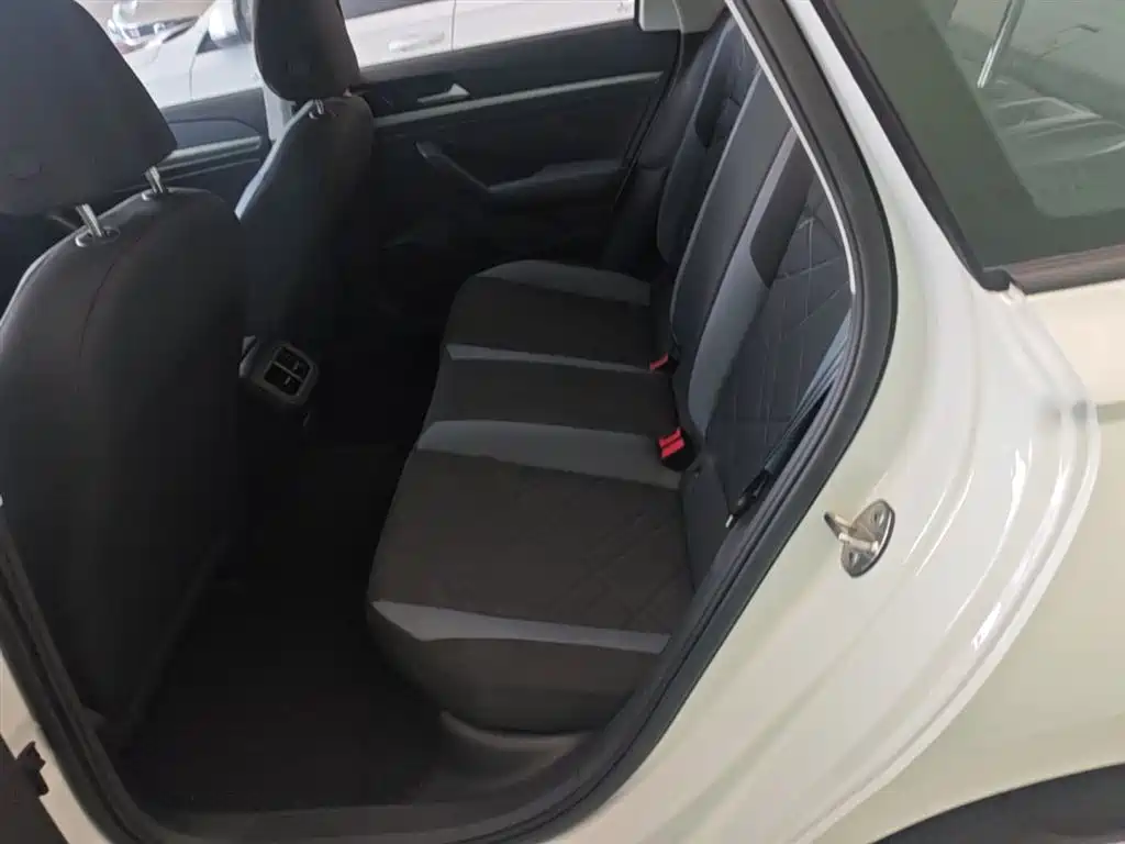 Volkswagen Lavida 2023 Facelift 1.5L Auto Comfort Edition фото 17