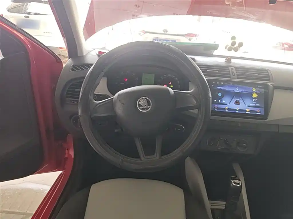 Škoda Fabia 2016 1.4L Automatic Car Enjoy Edition фото 11