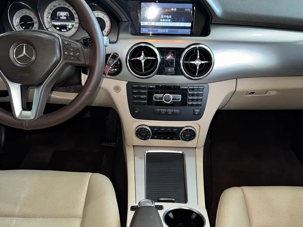 Mercedes-Benz GLK-Class 2013 GLK 300 4MATIC Fashion фото 18