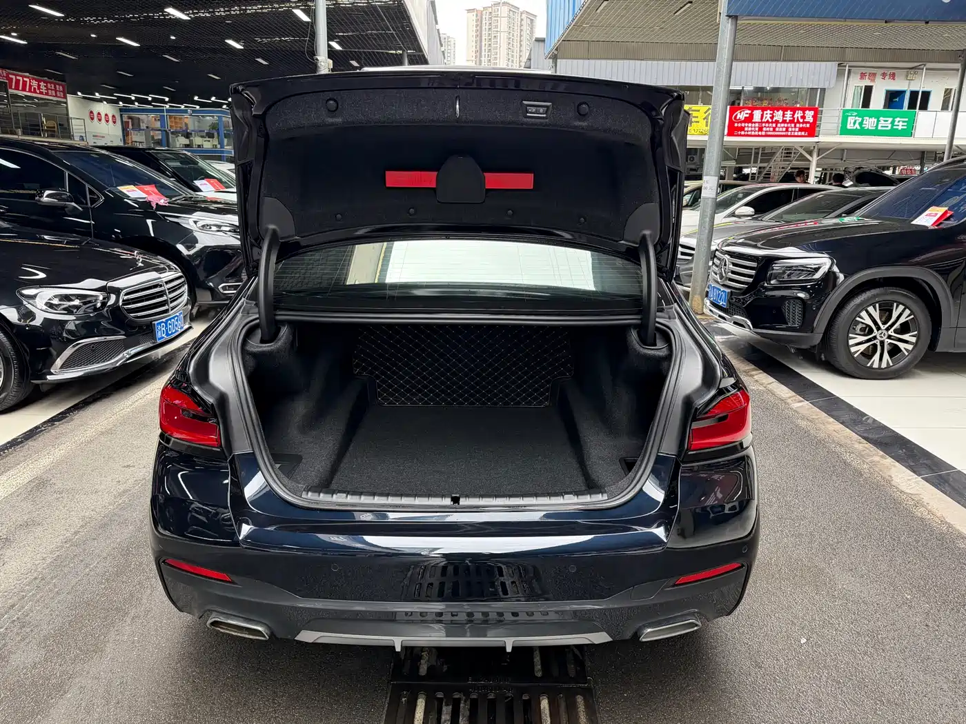 BMW 5 Series 2023 Facelift 530Li Leading M Sport Package фото 34