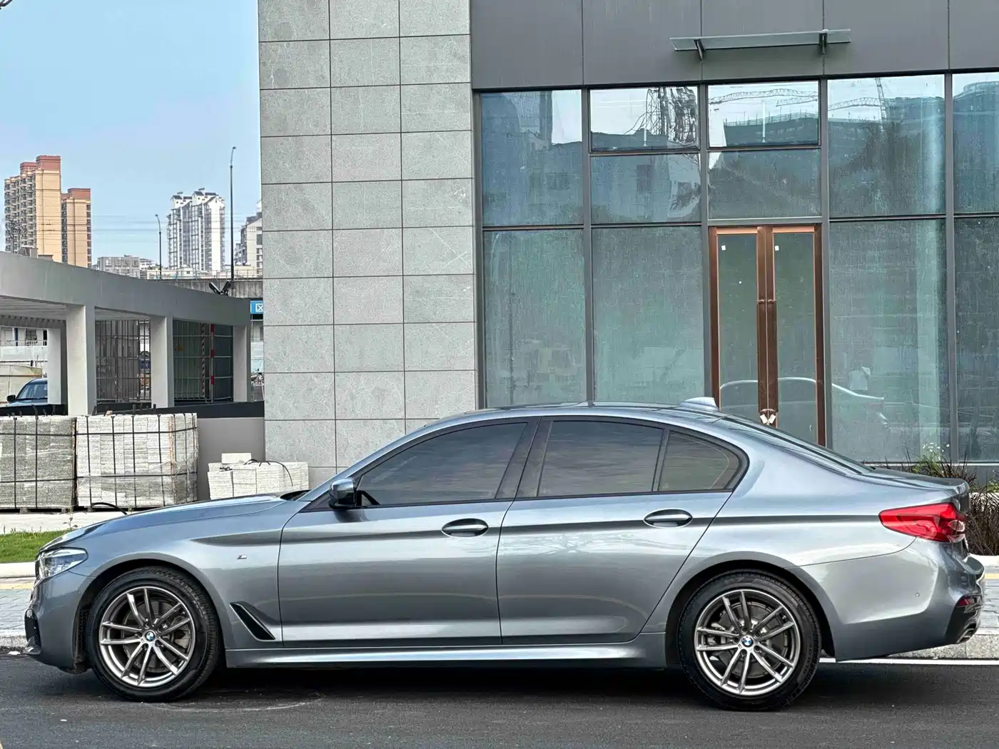 BMW 5 Series (Import) 2020 Model 525i M Sport Package фото 12