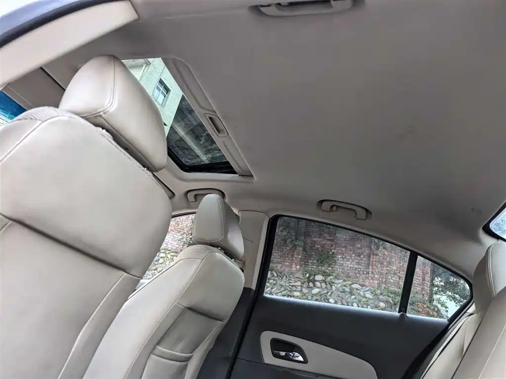 Chevrolet Cruze 2015 1.5L Classic SE AT фото 9