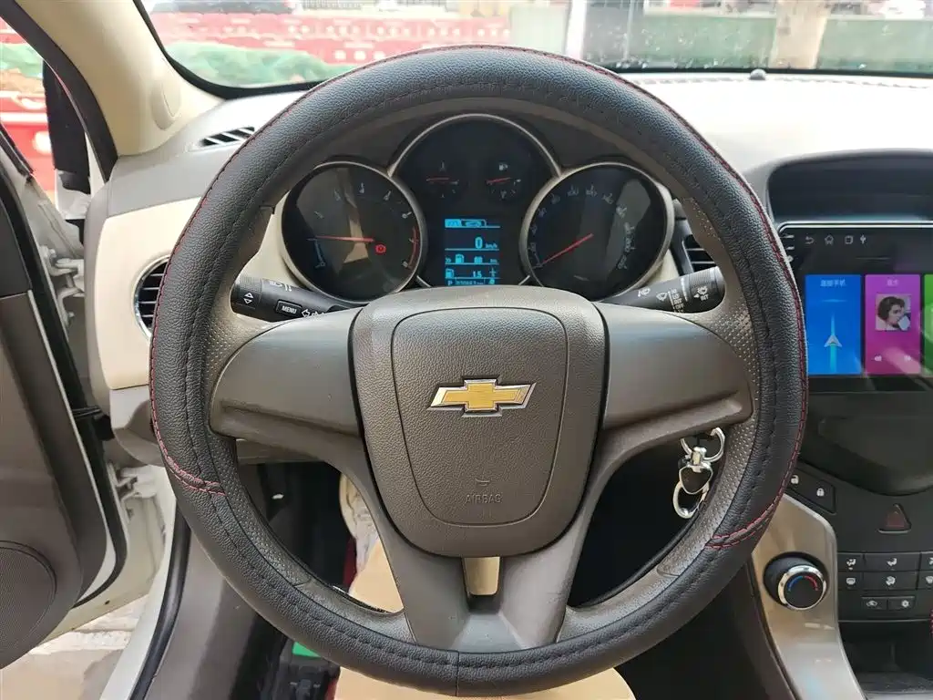 Chevrolet Cruze 2015 1.5L Classic SE AT фото 3