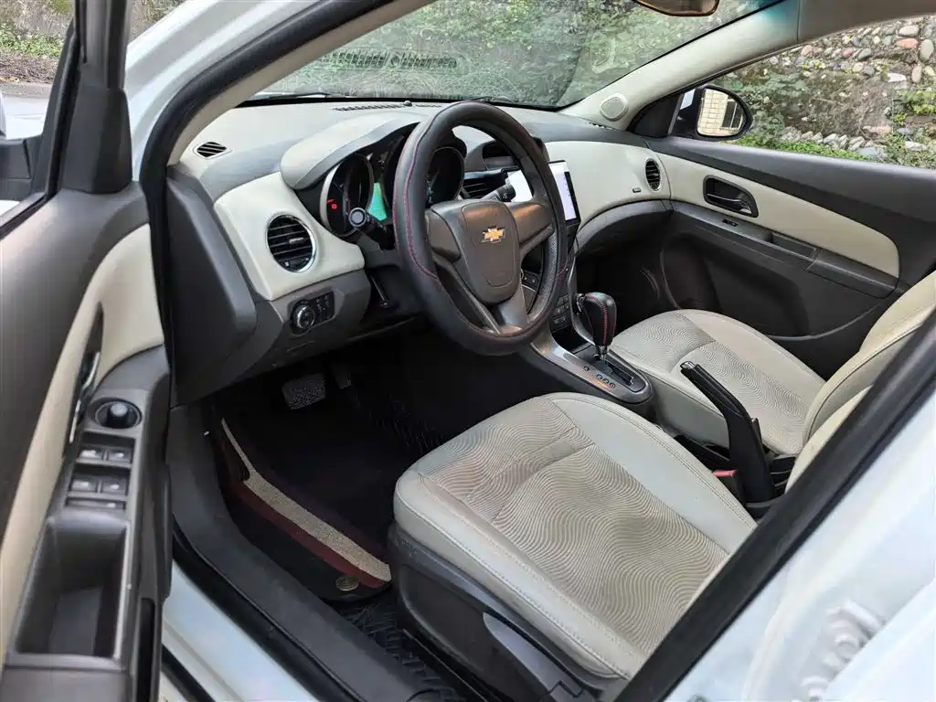 Chevrolet Cruze 2015 1.5L Classic SE AT фото 14