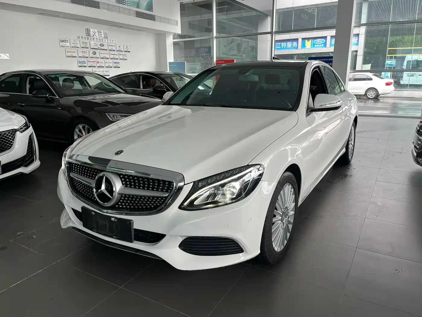 Mercedes-Benz C-Class 2015 C 200 L фото 2