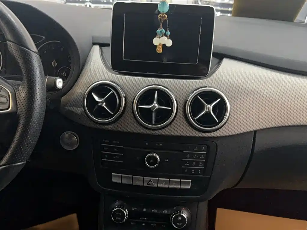 Mercedes-Benz B-Class 2015 B 200 Style фото 6