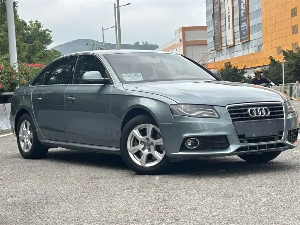 Audi A4L 2010 2.0 TFSI Technology фото 6