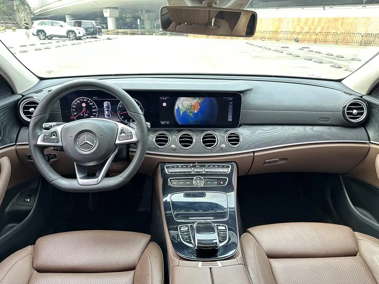 Фото 5 - Mercedes-Benz E-Class