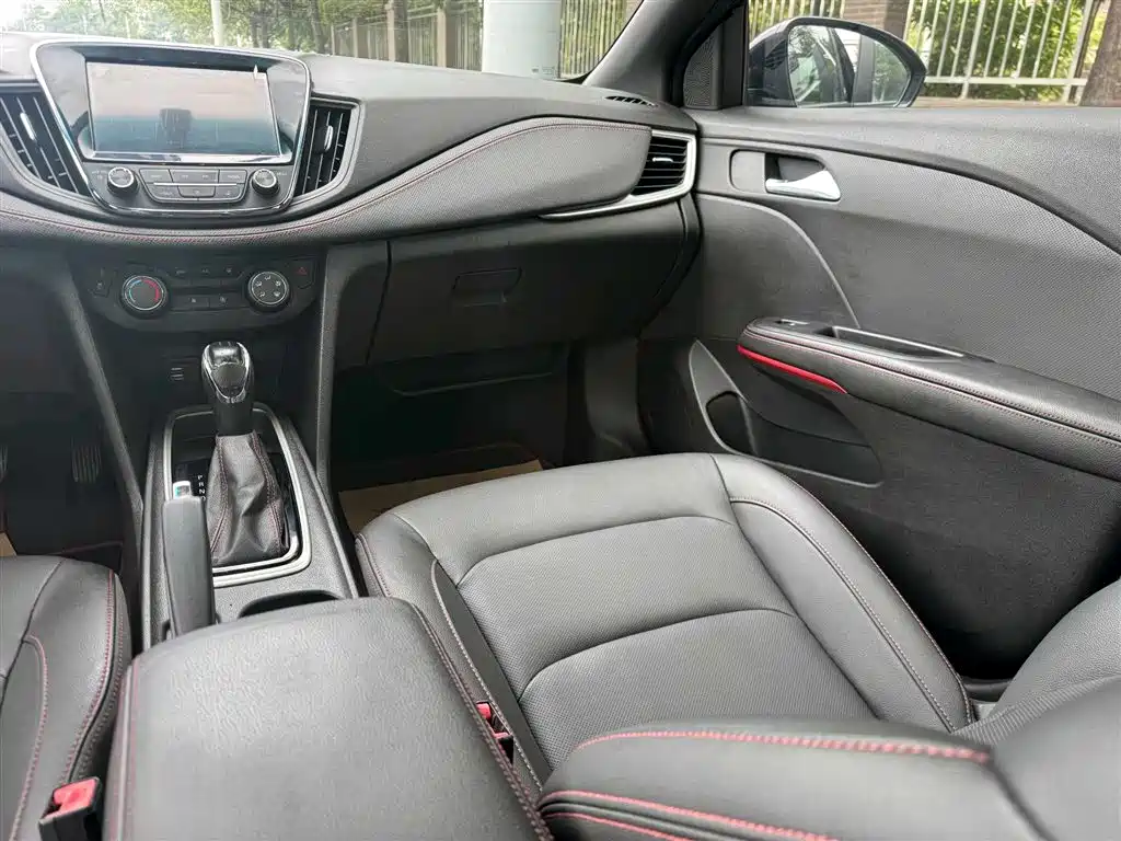 Chevrolet Monza 2019 RS 330T Auto Smooth Edition China VI фото 6