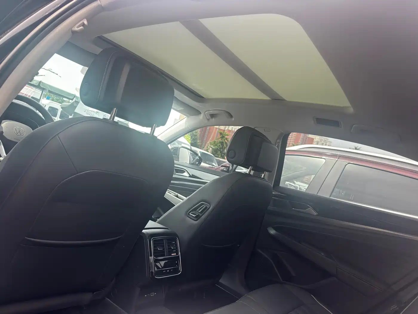 Volkswagen Passat 2024 380TSI Dragon Soaring Edition фото 10