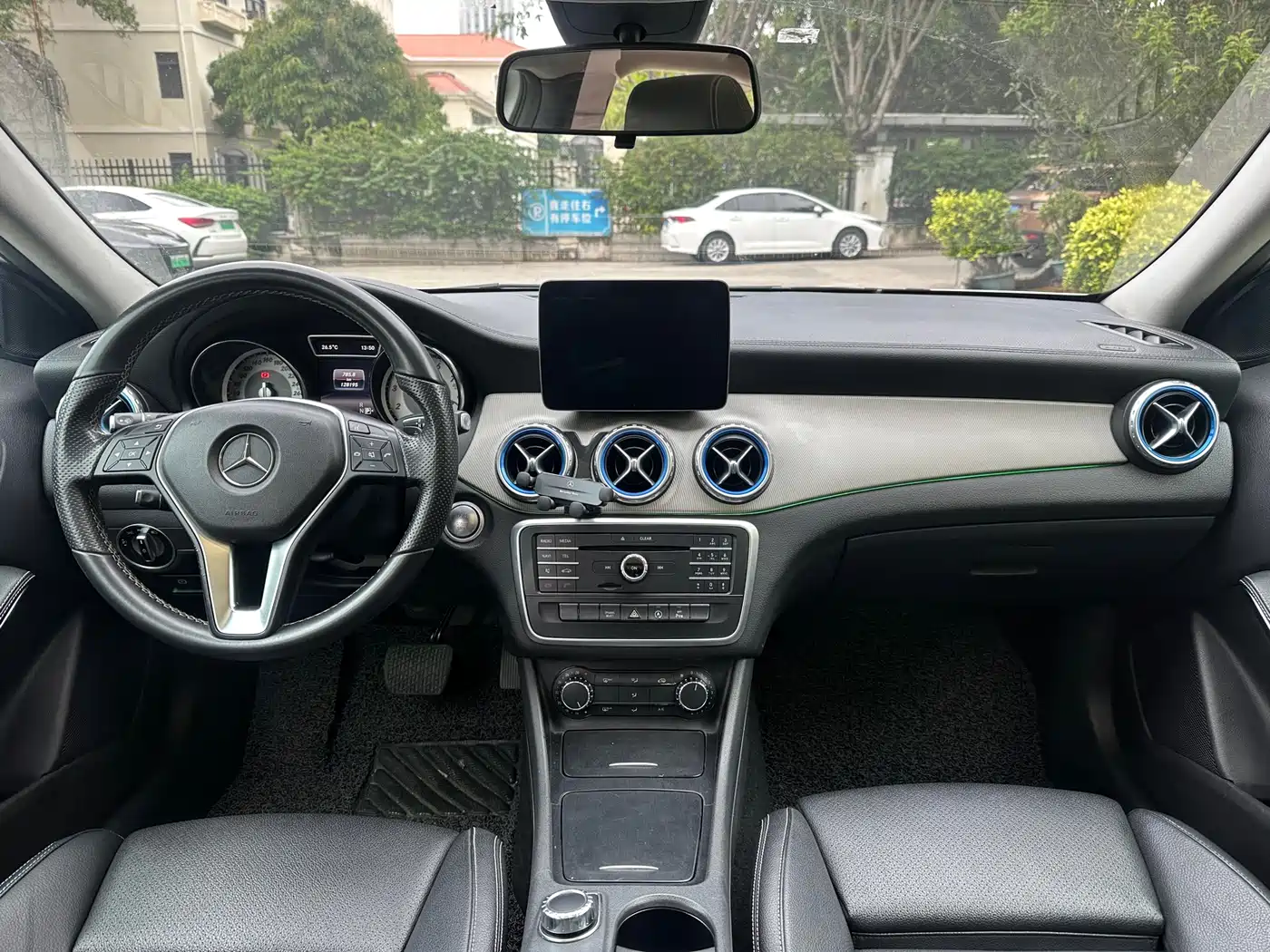Mercedes-Benz GLA 2016 GLA 200 Dynamic фото 7