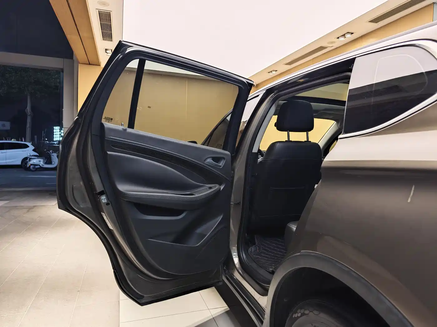 Buick Envision Plus 2018 20T 2WD Leading фото 19