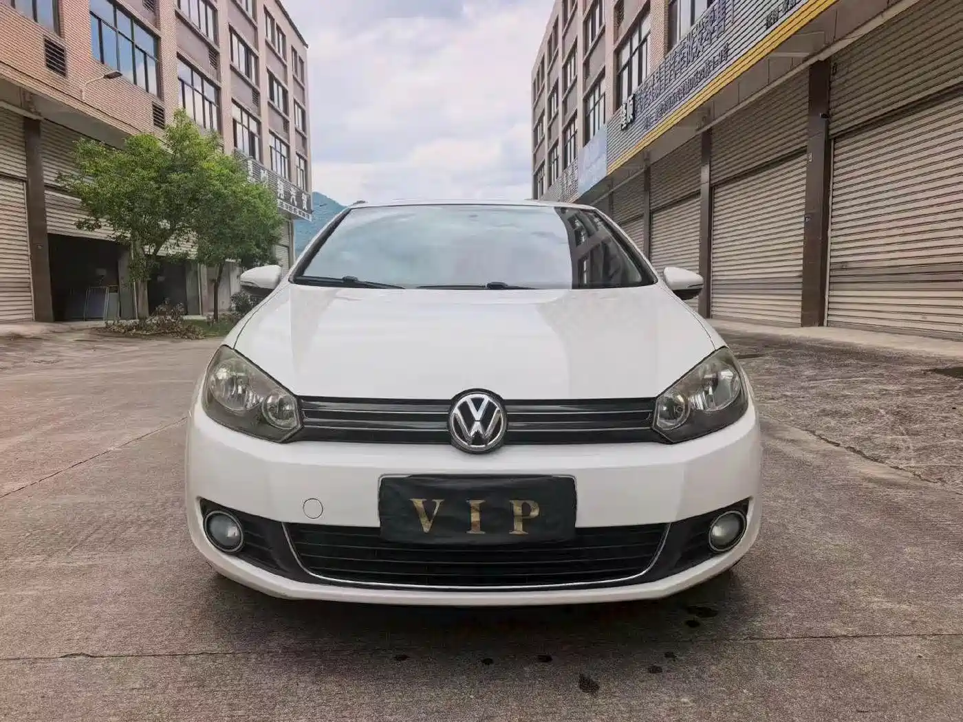 Фото 2 - Volkswagen Golf