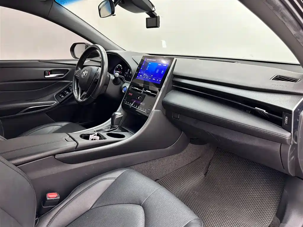 Toyota Avalon 2022 Hybrid 2.5L Luxury Edition фото 11