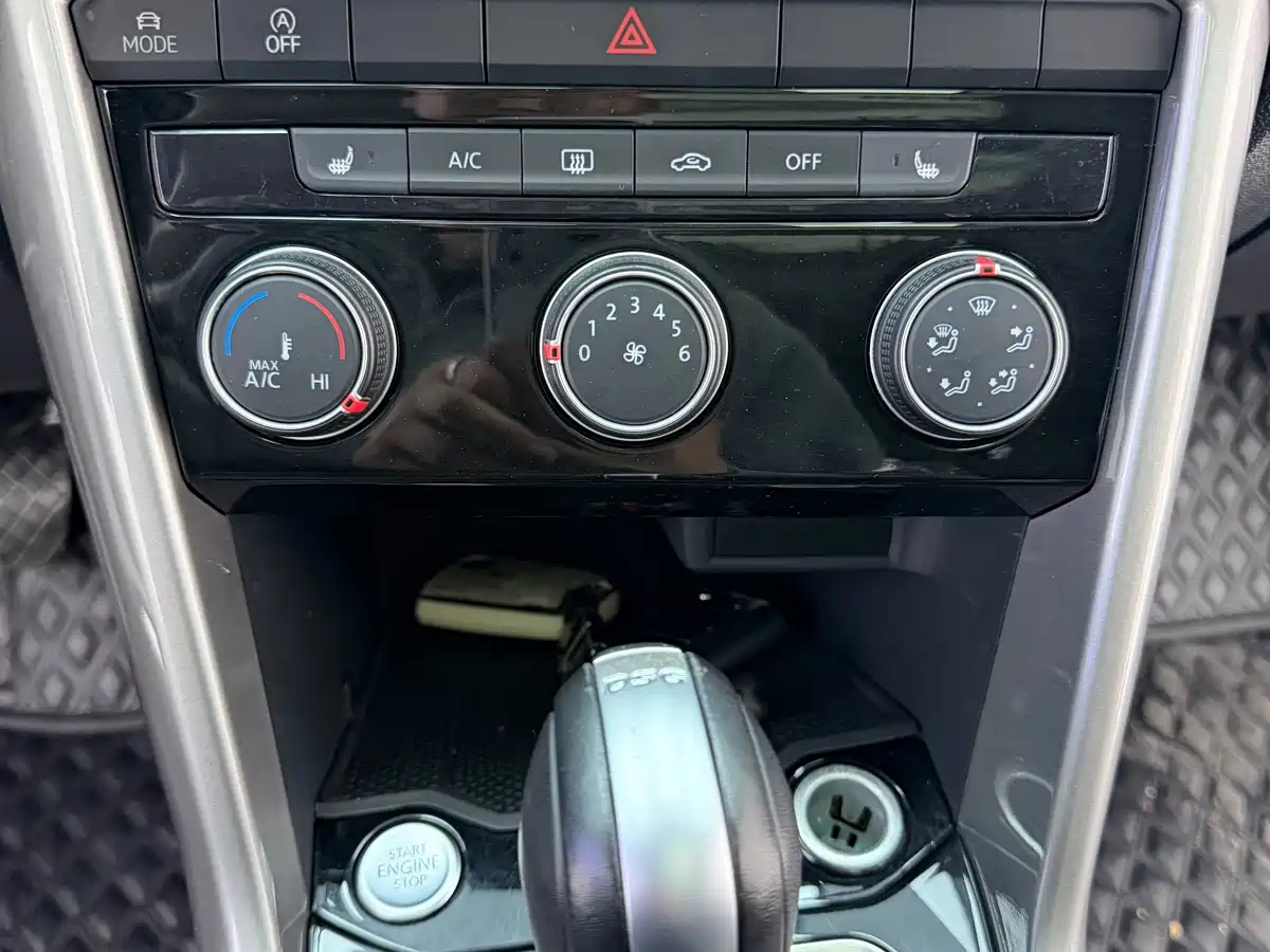 Volkswagen T-ROC 2022 280TSI DSG 2WD Elite PLUS фото 11