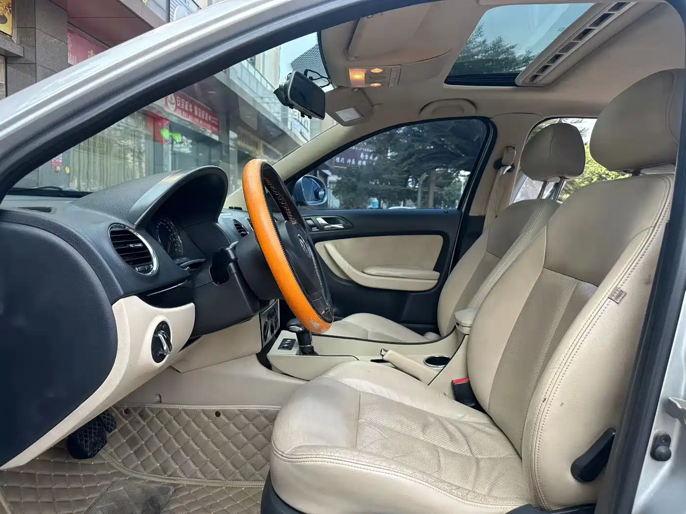 Volkswagen Lavida 2011 1.4TSI DSG Pinya Edition фото 4