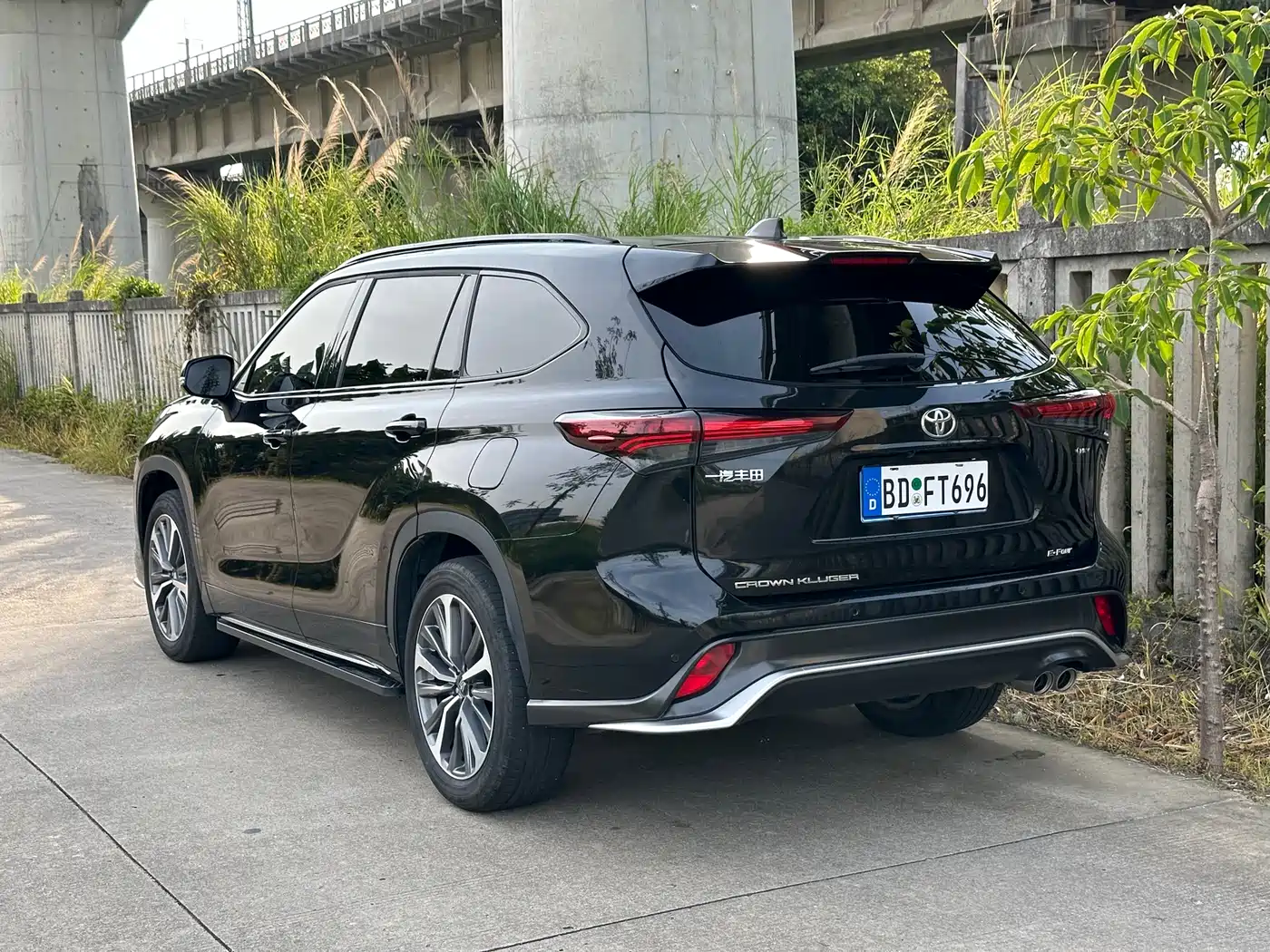 Toyota Crown Kluger 2024 2.5L HEV 4WD Premium Edition фото 13